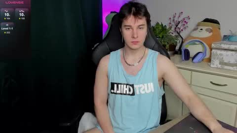 Snapshot of vincent__strong chatting on 02-02-26, 08:57 Vincent Strong online show from 02-02-26, 08:57