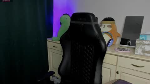 Snapshot of vincent__strong chatting on 02-22-26, 08:57 Vincent Strong online show from 02-22-26, 08:57