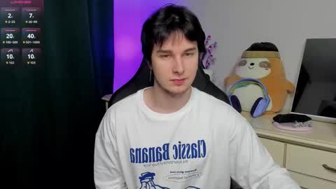 Snapshot of vincent__strong chatting on 03-11-26, 04:24 Vincent Strong online show from 03-11-26, 04:24