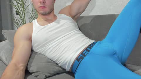 Snapshot of vincent_o chatting on 12-20-24, 03:31 Vincent. uncut 18cm online show from 12-20-24, 03:31