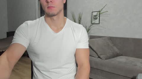 Snapshot of vincent_o chatting on 01-03-25, 03:44 Vincent. uncut 18cm online show from 01-03-25, 03:44