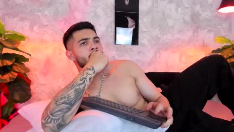 Vincent online show from 10-10-25, 03:27