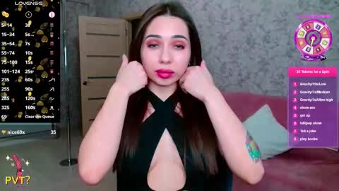 Snapshot of vinkiepinkie chatting on 03-11-25, 03:45 Vinkiepinkie online show from 03-11-25, 03:45