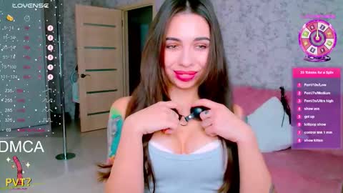 Snapshot of vinkiepinkie chatting on 09-21-25, 03:24 Vinkiepinkie online show from 09-21-25, 03:24