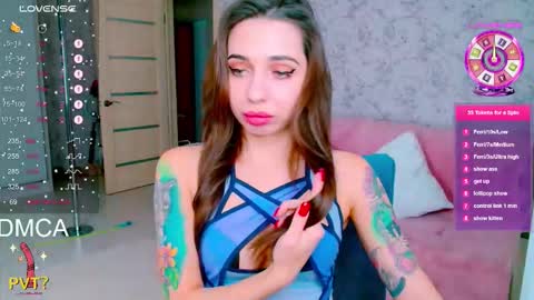 Snapshot of vinkiepinkie chatting on 10-12-25, 04:50 Vinkiepinkie online show from 10-12-25, 04:50