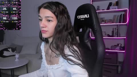 vinkitinkii online show from 12-19-24, 07:07