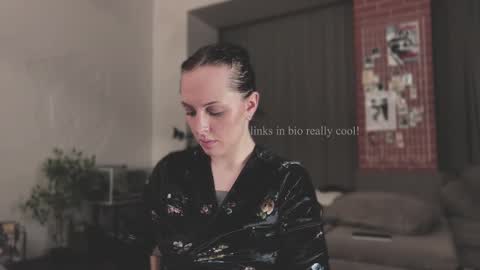 Diva Silvia online show from 01-25-25, 04:24