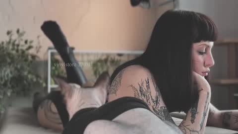 Diva Silvia online show from 01-27-25, 08:07