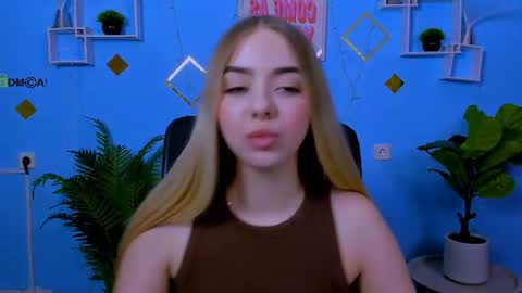 viola_sweet_ online show from 07-05-26, 10:44
