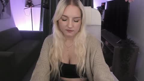 Snapshot of violamore chatting on 04-04-26, 06:05 violamore online show from 04-04-26, 06:05