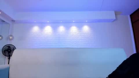 Violett  Everyday From 0530 to 1430 Col Time online show from 02-21-25, 01:55