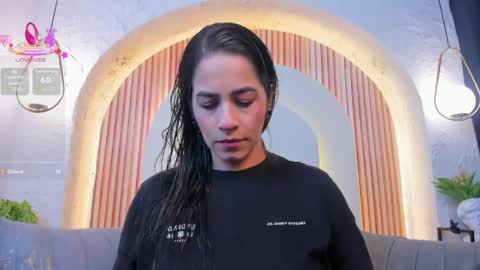 Violette online show from 04-18-26, 10:30