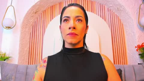 Snapshot of violeet_scottt chatting on 06-01-26, 10:17 Violette online show from 06-01-26, 10:17