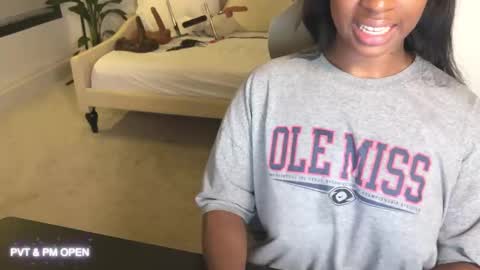 Snapshot of violet6xft chatting on 02-13-25, 04:54 Fantasy Black Girl online show from 02-13-25, 04:54