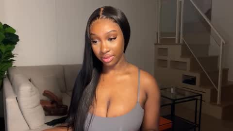 Snapshot of violet6xft chatting on 10-19-25, 11:22 Fantasy Black Girl online show from 10-19-25, 11:22