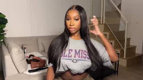 Snapshot of violet6xft chatting on 11-03-25, 06:36 Fantasy Black Girl online show from 11-03-25, 06:36