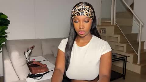 Fantasy Black Girl online show from 11-20-25, 04:56