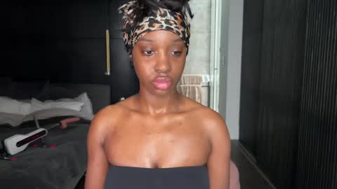 Fantasy Black Girl online show from 05-12-26, 09:50