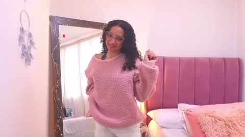 Snapshot of violet__15 chatting on 05-02-26, 12:21 violet__15 online show from 05-02-26, 12:21