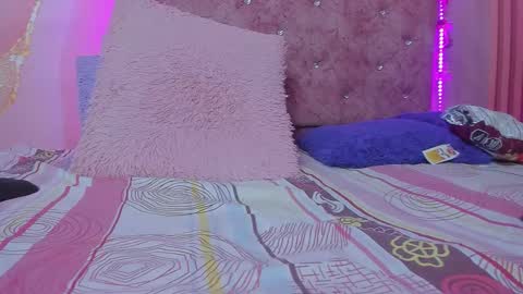 violet__taylor_ online show from 10-20-25, 02:34