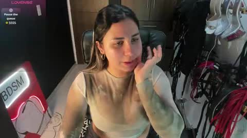 Snapshot of violet_bdsmx chatting on 10-02-25, 09:44 Kim online show from 10-02-25, 09:44