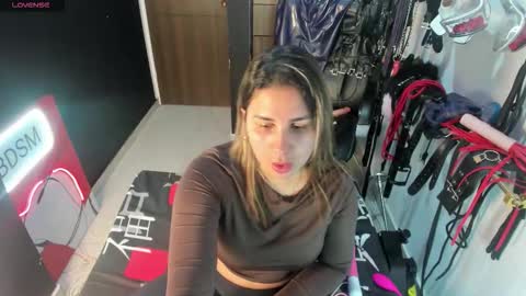 Snapshot of violet_bdsmx chatting on 10-14-25, 08:42 Kim online show from 10-14-25, 08:42