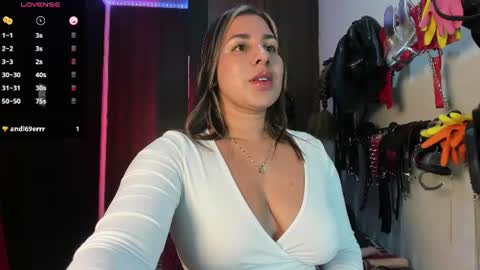 Snapshot of violet_bdsmx chatting on 07-19-26, 11:30 Kim online show from 07-19-26, 11:30