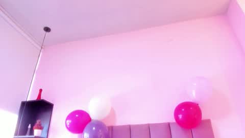 Snapshot of violet_myerrs chatting on 11-07-25, 12:49 violet online show from 11-07-25, 12:49