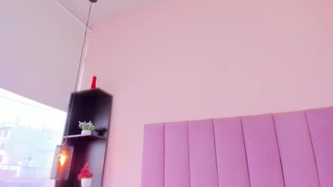 Snapshot of violet_myerrs chatting on 11-12-25, 02:39 violet online show from 11-12-25, 02:39