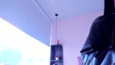 Snapshot of violet_myerrs chatting on 12-13-25, 07:53 violet online show from 12-13-25, 07:53