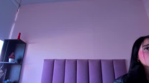 Snapshot of violet_myerrs chatting on 12-15-25, 12:53 violet online show from 12-15-25, 12:53