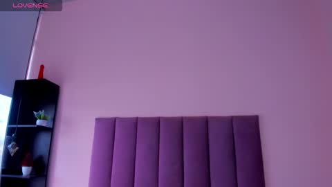 violet online show from 01-12-26, 01:05