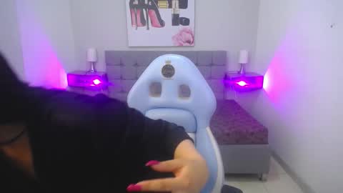 Violet  online show from 11-10-25, 01:32