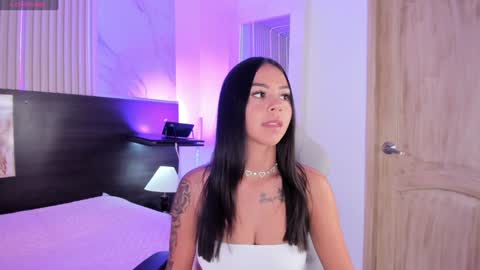 Violeta online show from 01-22-25, 04:55