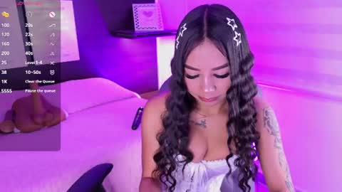 Snapshot of violet_spencer chatting on 06-13-26, 01:58 Violeta online show from 06-13-26, 01:58
