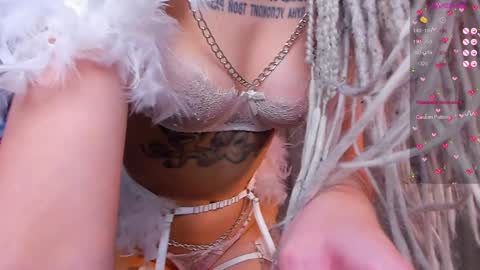 Snapshot of violet_walker7 chatting on 12-04-24, 06:11 Violet online show from 12-04-24, 06:11