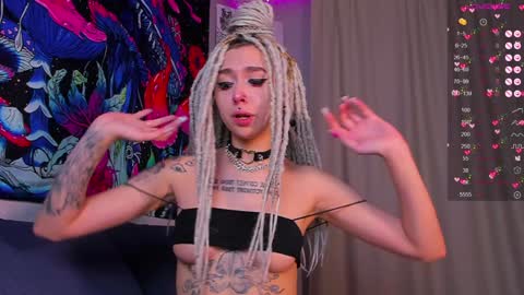 Snapshot of violet_walker7 chatting on 01-05-25, 02:08 Violet online show from 01-05-25, 02:08