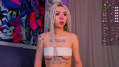 Snapshot of violet_walker7 chatting on 01-06-25, 04:58 Violet online show from 01-06-25, 04:58