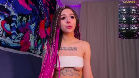 Snapshot of violet_walker7 chatting on 02-15-25, 05:07 Violet online show from 02-15-25, 05:07