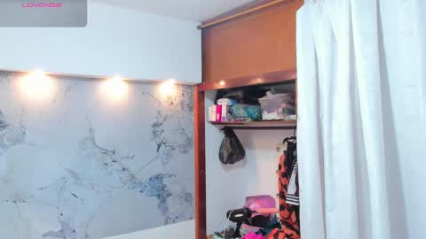 Snapshot of violeta_delavega1 chatting on 10-01-25, 02:50 Violet online show from 10-01-25, 02:50