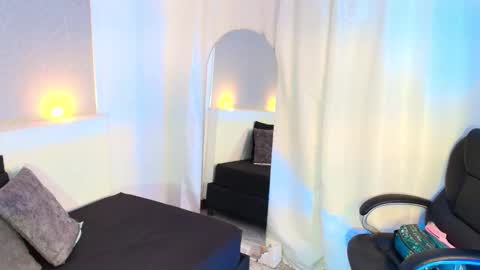 Snapshot of violeta_delavega1 chatting on 10-27-25, 10:41 Violet online show from 10-27-25, 10:41