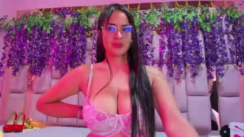 Snapshot of violeta_hard chatting on 01-26-25, 09:19 Valentina Hard online show from 01-26-25, 09:19
