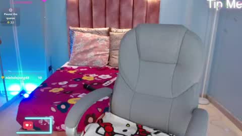 Snapshot of violeta_leon chatting on 06-13-26, 09:35 Violeta leon online show from 06-13-26, 09:35