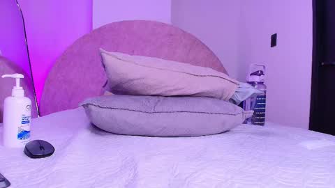 violeta london online show from 12-19-25, 12:01