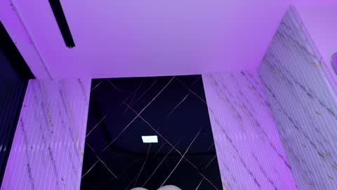 Snapshot of violeta_london chatting on 05-10-26, 03:01 violeta london online show from 05-10-26, 03:01