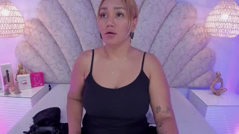 violeta_medina online show from 12-18-25, 01:44
