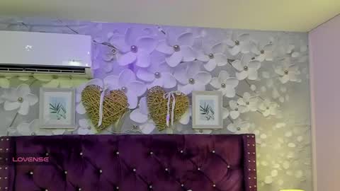 Snapshot of violeta_medina chatting on 05-10-26, 03:01 violeta_medina online show from 05-10-26, 03:01