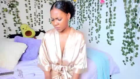 Snapshot of violeta_milleer chatting on 01-31-25, 02:28 Violeta online show from 01-31-25, 02:28