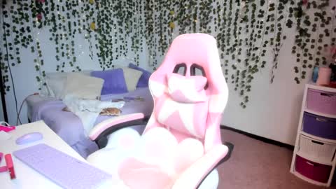 Snapshot of violeta_milleer chatting on 09-20-25, 03:35 Violeta online show from 09-20-25, 03:35