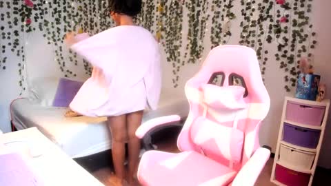 Snapshot of violeta_milleer chatting on 10-03-25, 03:42 Violeta online show from 10-03-25, 03:42